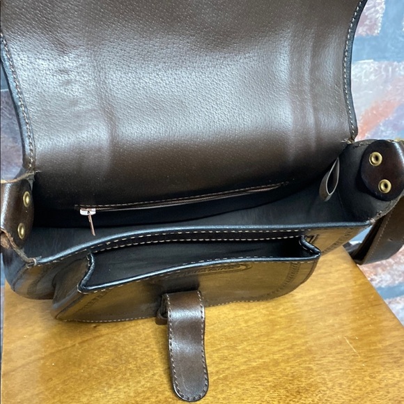 ANNA CAINZO : Brown Crossbody Bag with Flap Closure and Adjustable Strap - Picture 13 of 13